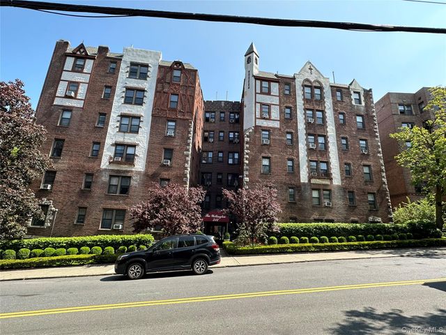 312 Main Street 2E, White Plains, NY 10601