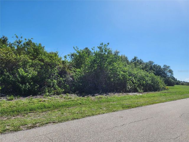 13 FOREST DRIVE, Rotonda West, FL 33947