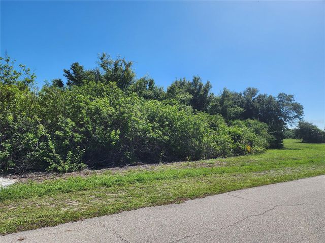 13 FOREST DRIVE, Rotonda West, FL 33947