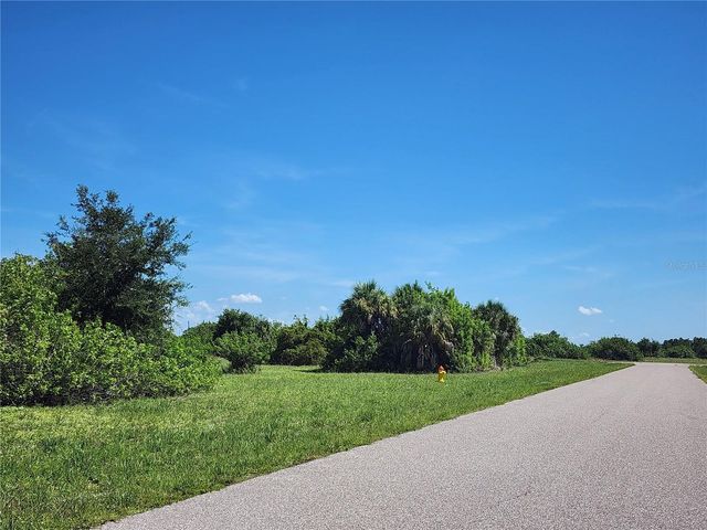 13 FOREST DRIVE, Rotonda West, FL 33947