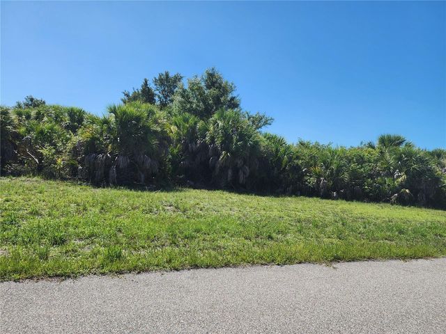 13 FOREST DRIVE, Rotonda West, FL 33947