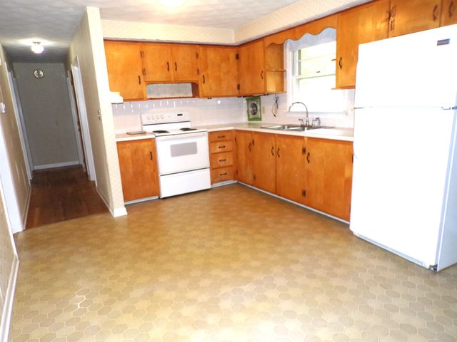 4 Madeline Street, Franklin, NH 03235