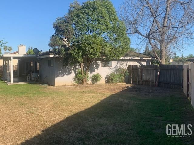 9001 Fielding Court, Bakersfield, CA 93307