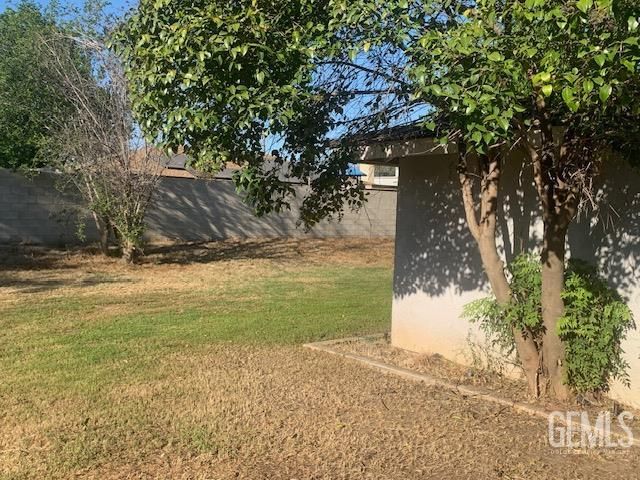 9001 Fielding Court, Bakersfield, CA 93307