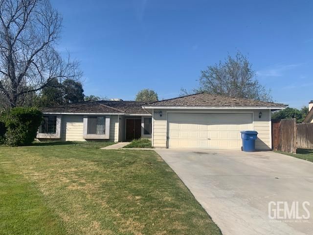 9001 Fielding Court, Bakersfield, CA 93307