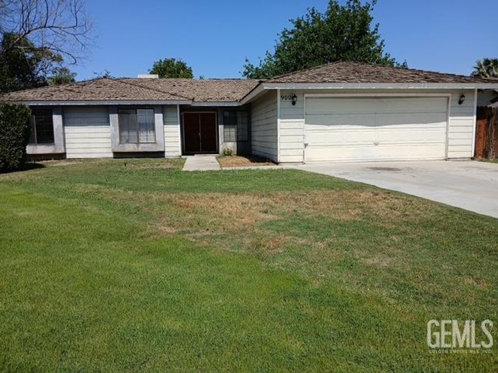 9001 Fielding Court, Bakersfield, CA 93307
