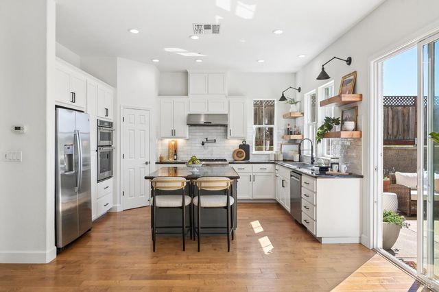 1117 Pennyroyal St, Napa, CA 94559