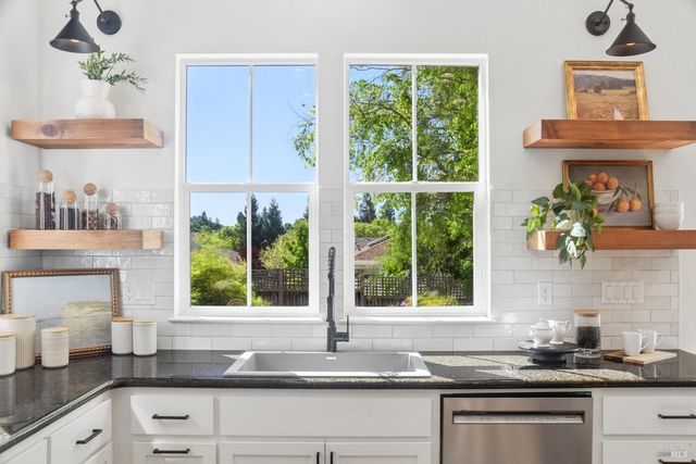 1117 Pennyroyal St, Napa, CA 94559