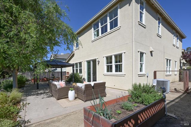 1117 Pennyroyal St, Napa, CA 94559