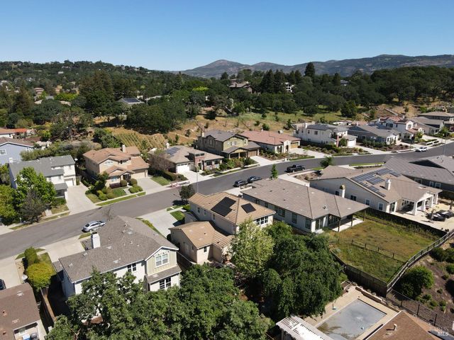 1117 Pennyroyal St, Napa, CA 94559