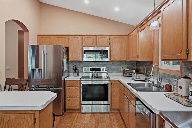 9441 Hames Avenue S, Cottage Grove, MN 55016