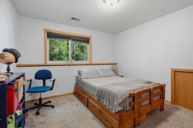 9441 Hames Avenue S, Cottage Grove, MN 55016