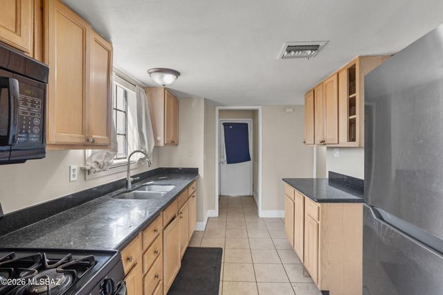 837 W Calle Sierra, Tucson, AZ 85705