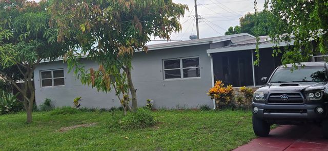 1408 W Broome Street, Lantana, FL 33462