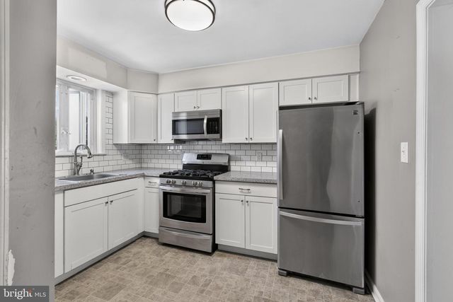 2114 LANCASTER AVE, Wilmington, DE 19805