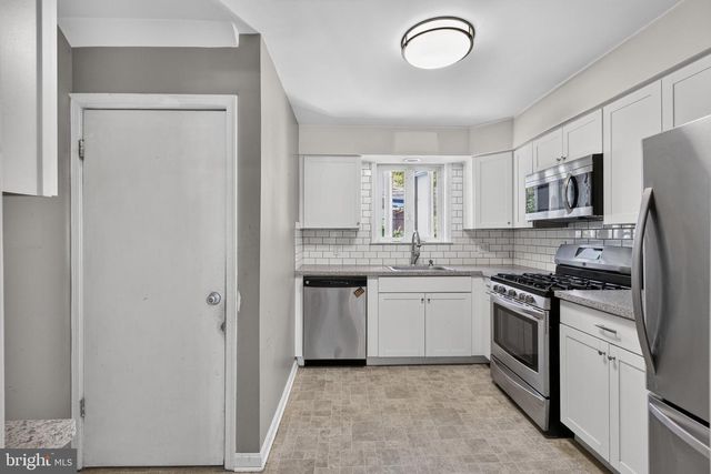2114 LANCASTER AVE, Wilmington, DE 19805