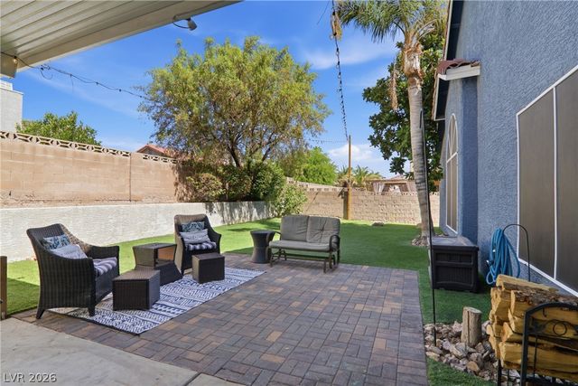 7943 Lions Mane Court, Las Vegas, NV 89123