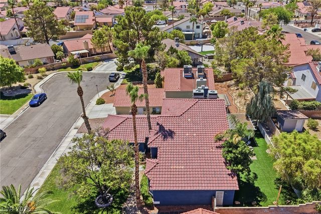 7943 Lions Mane Court, Las Vegas, NV 89123