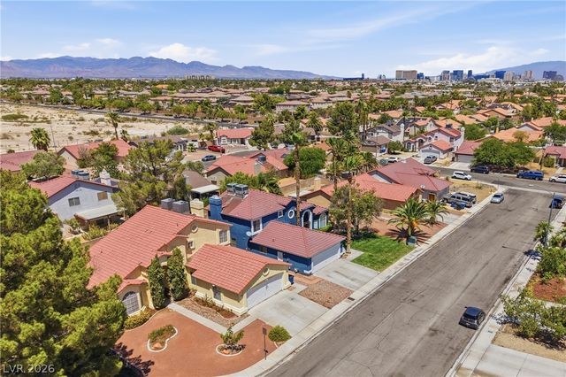 7943 Lions Mane Court, Las Vegas, NV 89123