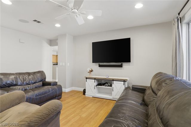 7943 Lions Mane Court, Las Vegas, NV 89123