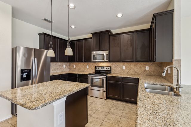 2030 Abbey Road, Heartland, TX 75126