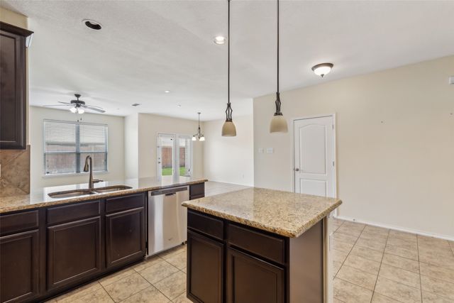 2030 Abbey Road, Heartland, TX 75126