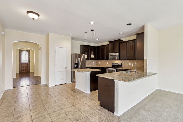 2030 Abbey Road, Heartland, TX 75126