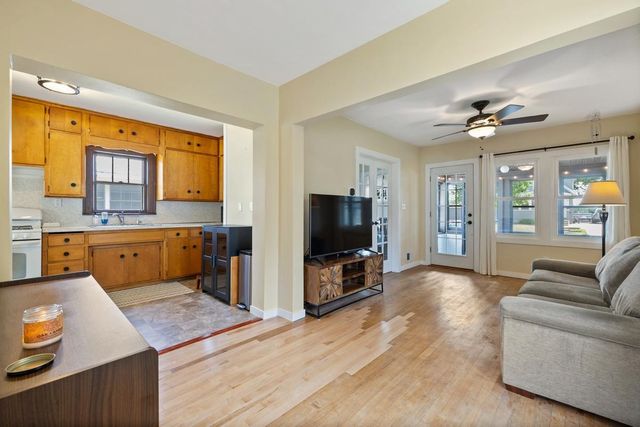 206 14th Avenue S, South Saint Paul, MN 55075