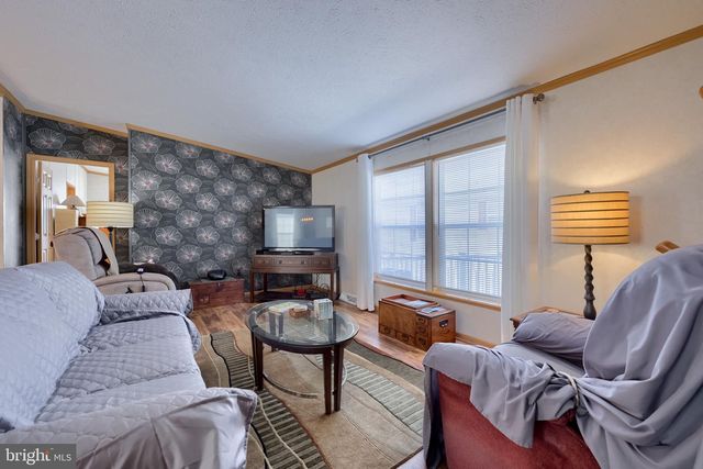 310 SUMMERS DR, Lancaster, PA 17601