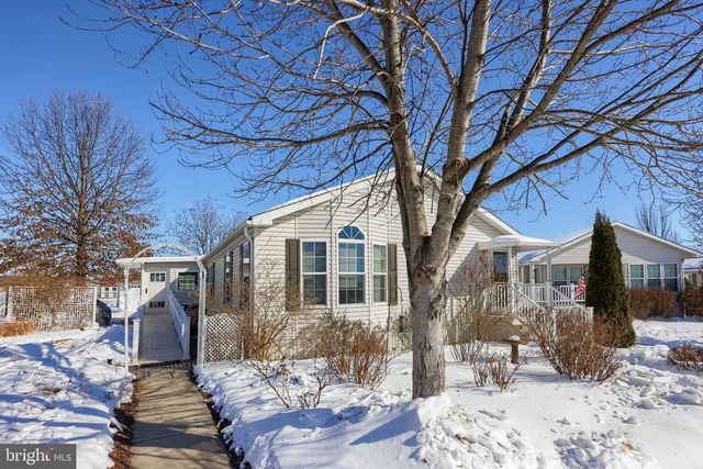 310 SUMMERS DR, Lancaster, PA 17601