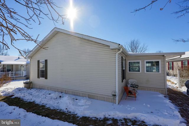 310 SUMMERS DR, Lancaster, PA 17601