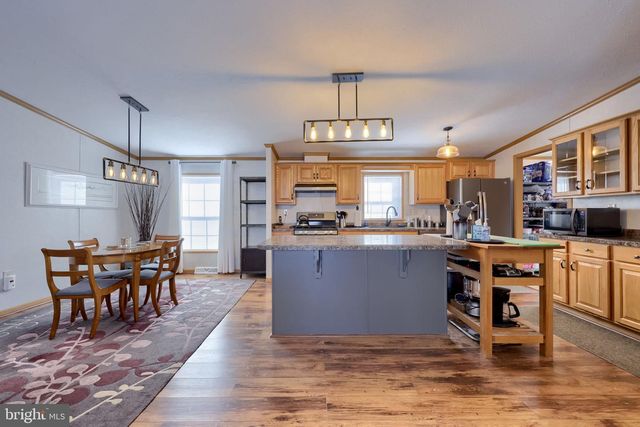 310 SUMMERS DR, Lancaster, PA 17601