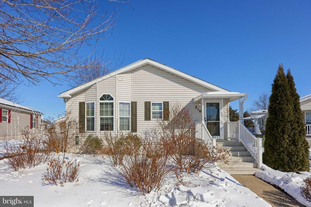 310 SUMMERS DR, Lancaster, PA 17601