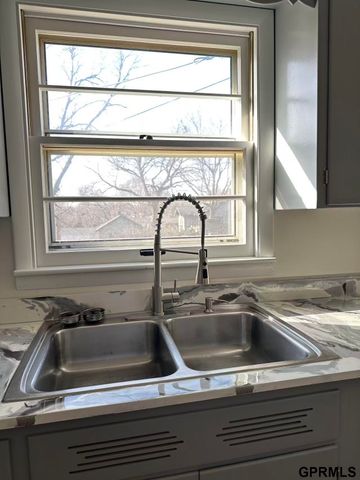 815 S 44Th Street, Lincoln, NE 68510