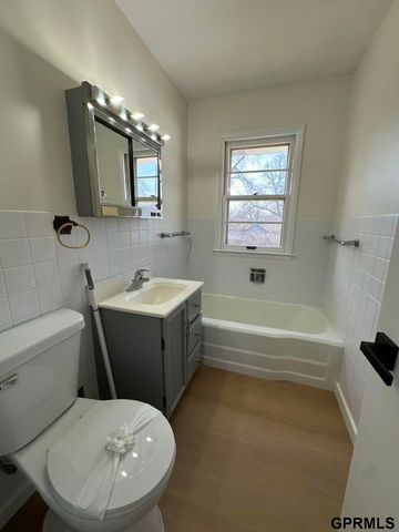 815 S 44Th Street, Lincoln, NE 68510