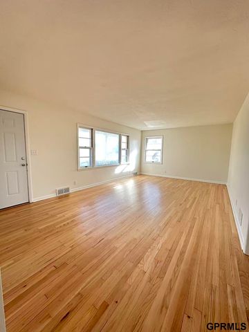 815 S 44Th Street, Lincoln, NE 68510