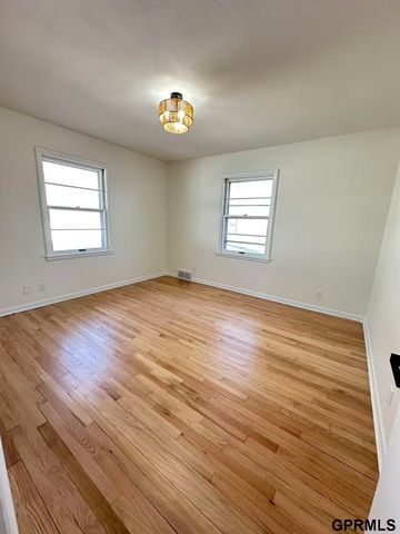 815 S 44Th Street, Lincoln, NE 68510