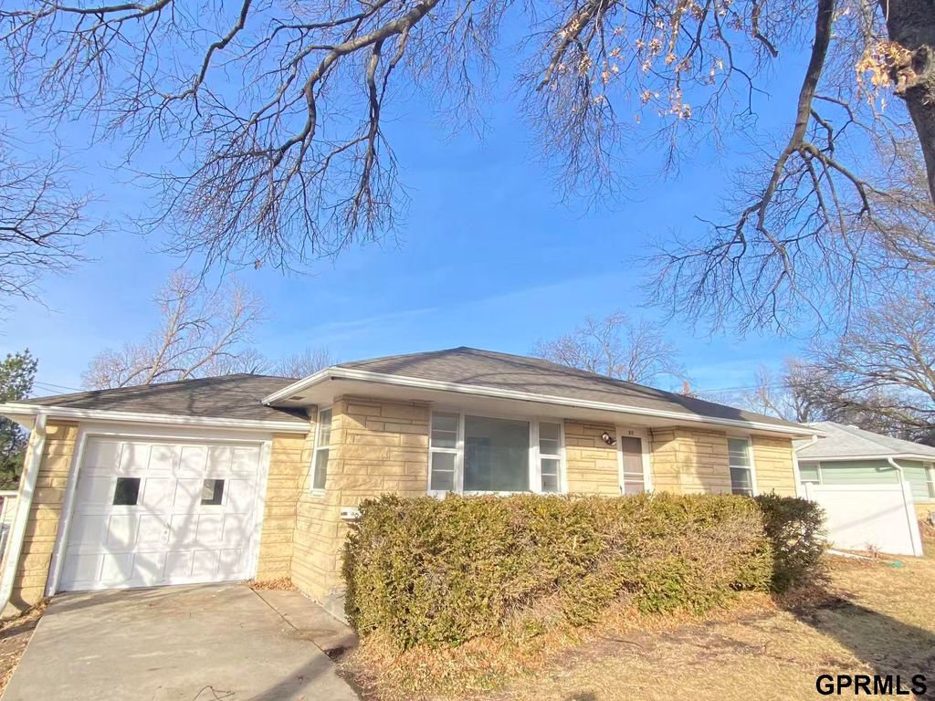 815 S 44Th Street, Lincoln, NE 68510