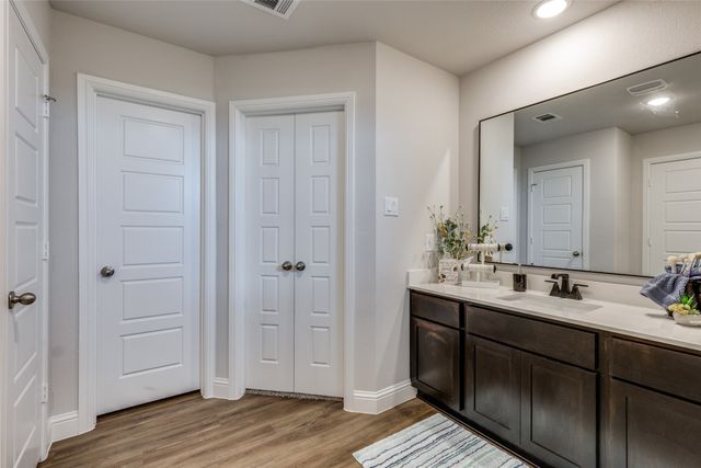 400 Aquilla Way, Hillsboro, TX 76645