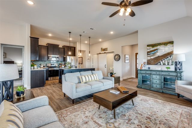 400 Aquilla Way, Hillsboro, TX 76645