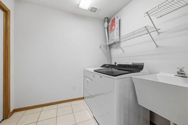 10500 Meredith Drive 6, Urbandale, IA 50322