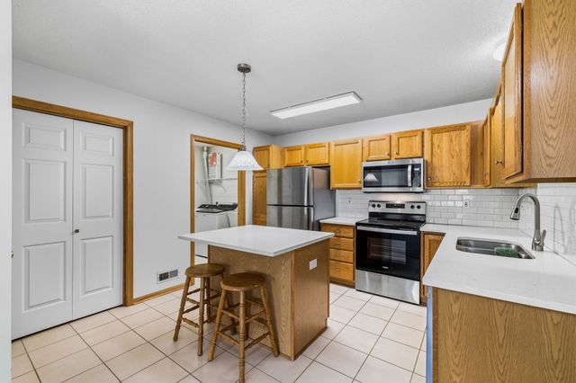10500 Meredith Drive 6, Urbandale, IA 50322