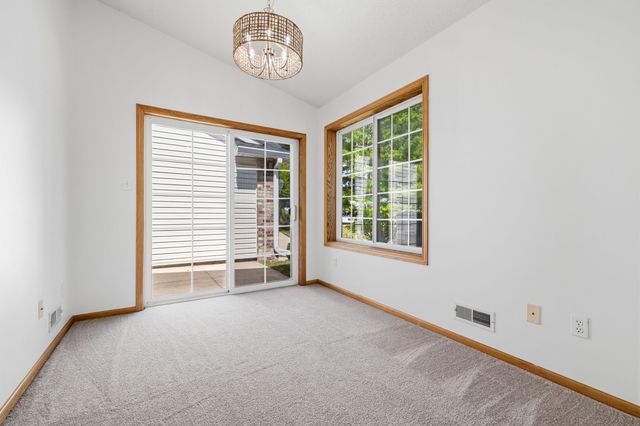 10500 Meredith Drive 6, Urbandale, IA 50322