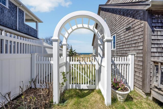 232 Robbins Hill Rd, Brewster, MA 02631