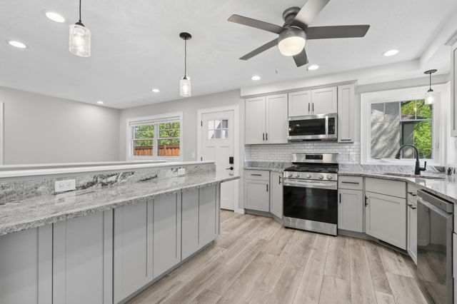3100 W 55th Street, Edina, MN 55410