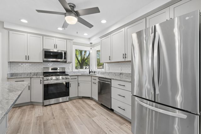 3100 W 55th Street, Edina, MN 55410