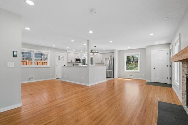 3100 W 55th Street, Edina, MN 55410