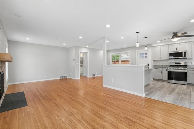 3100 W 55th Street, Edina, MN 55410