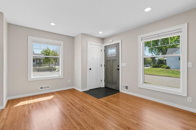 3100 W 55th Street, Edina, MN 55410