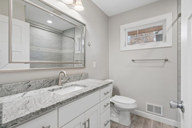3100 W 55th Street, Edina, MN 55410